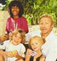 Boris Becker und seine drei Kinder.jpg