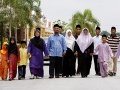 Polygamische Familie in Malaysia.jpg